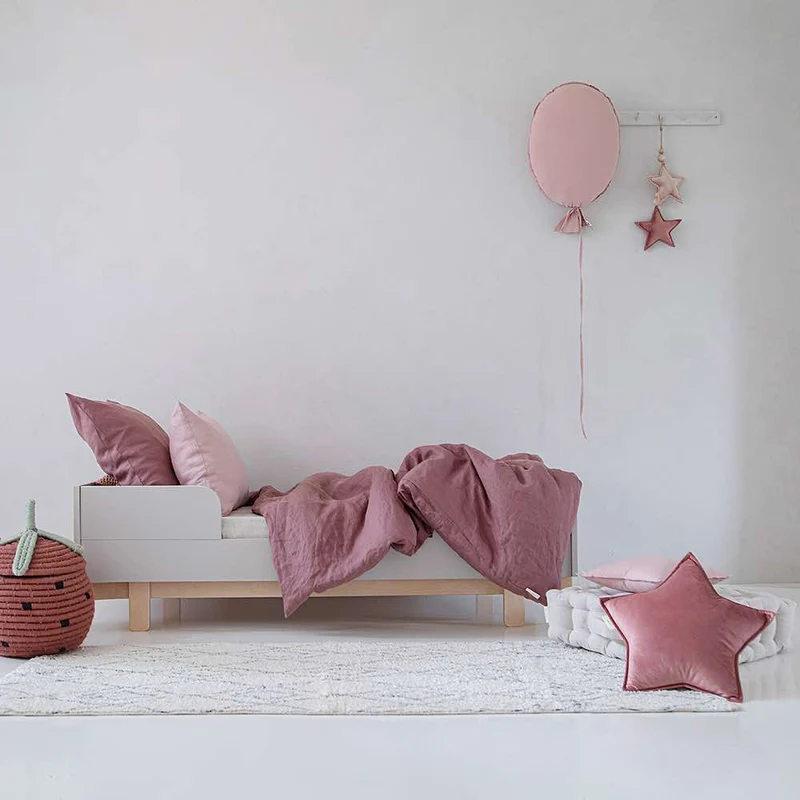 Ballon Dekokissen Hello aus Baumwolle zum Aufhängen
