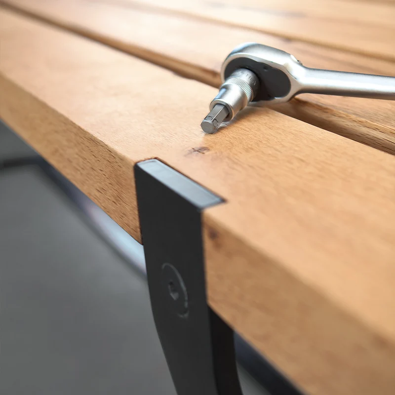 Janua Tisch | Clamp BB 11