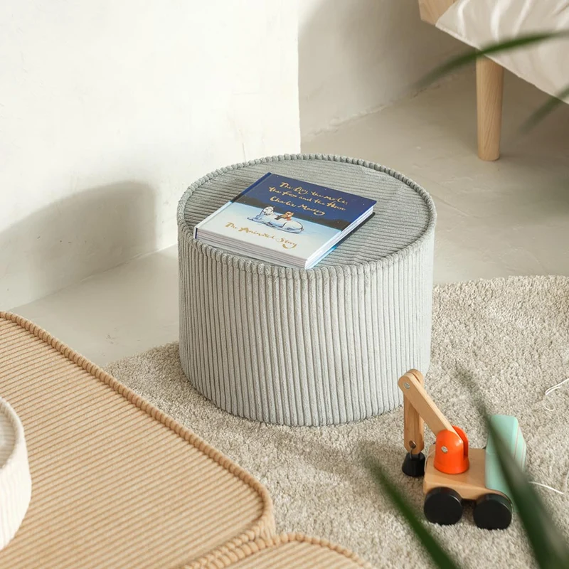 Pouf aus Kordsamt