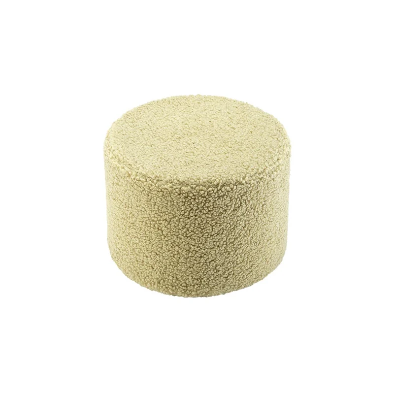 Pouf aus Teddy-Stoff