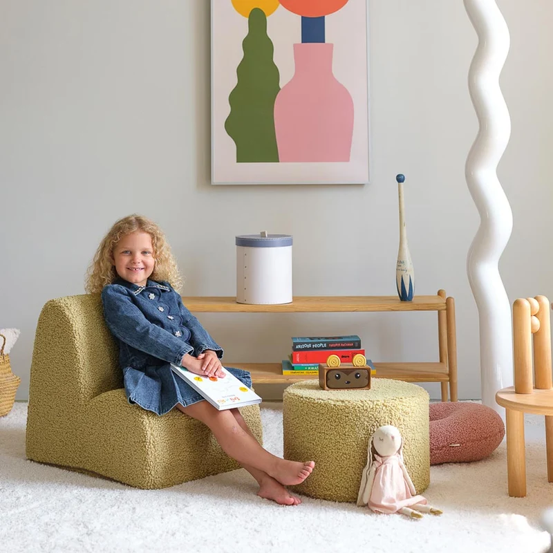 Pouf aus Teddy-Stoff