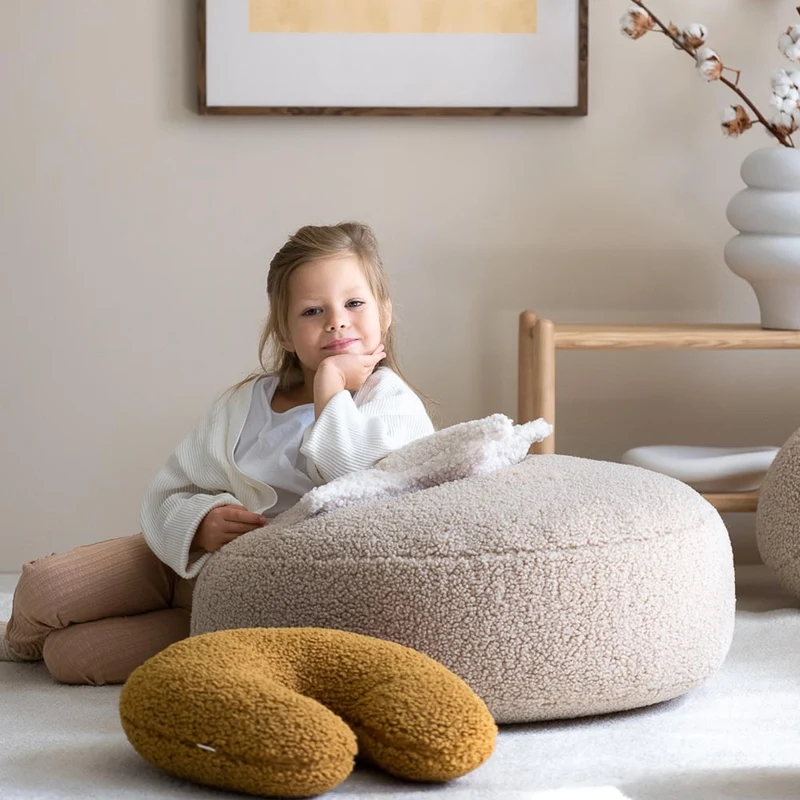 U Kissen aus Teddy-Stoff