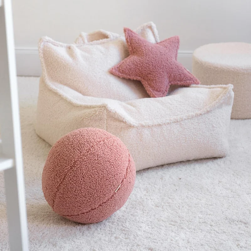 Ball Kissen aus Teddy-Stoff