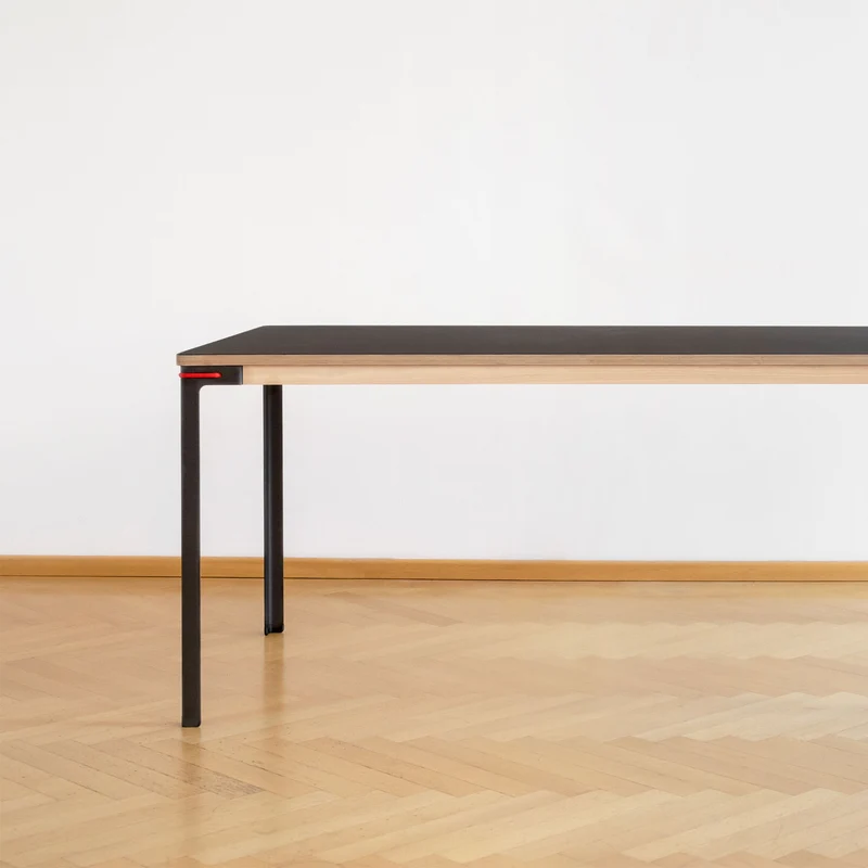 Seiltänzer Tisch