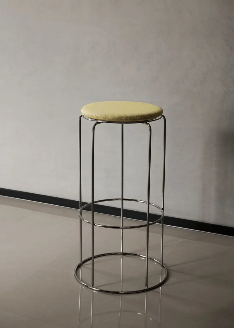 Tabouret de bar en acier poli miroir argenté 44x44x75cm Wire VP16 - &tradition