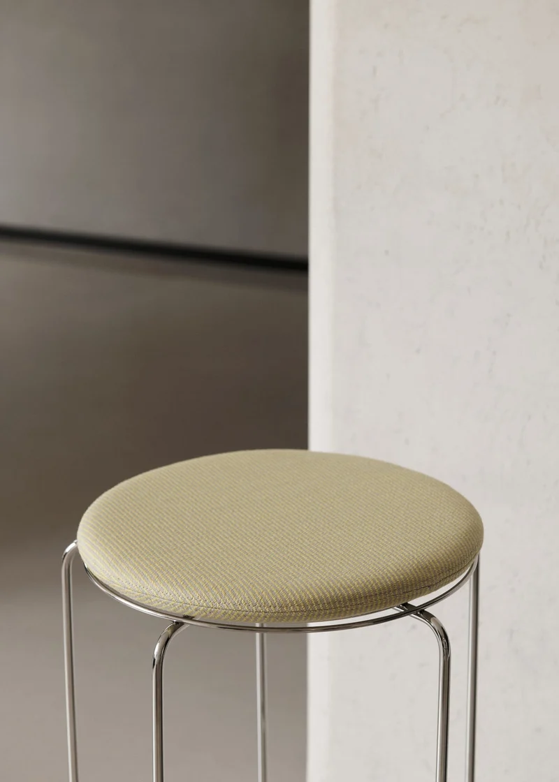 Tabouret de bar en acier poli miroir argenté 44x44x75cm Wire VP16 - &tradition