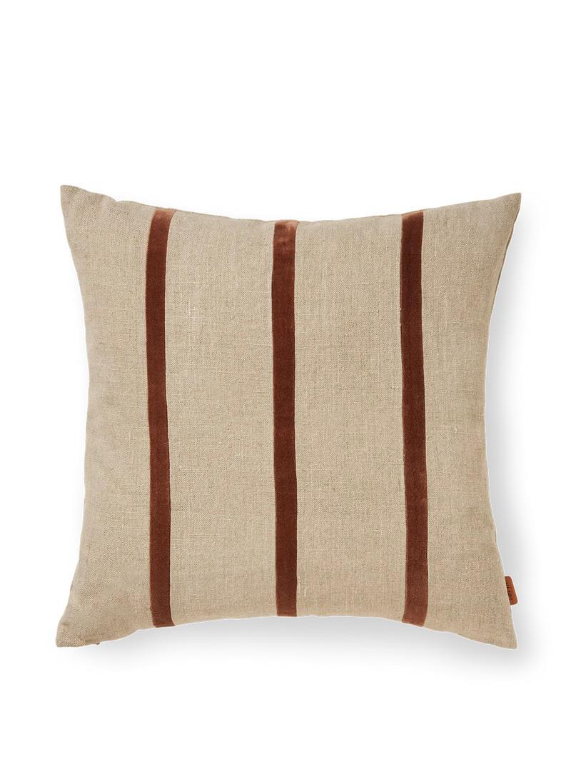 Coussin carré en lin beige et rayures velours marron 50x50cm Senti - Ferm Living