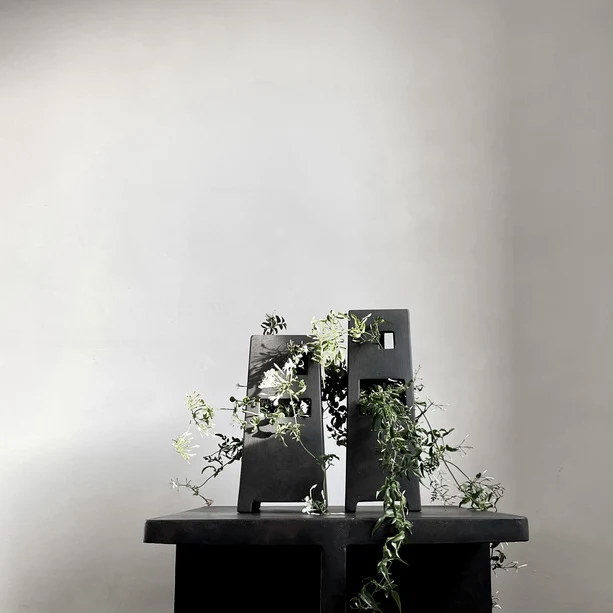 VASE RUIN