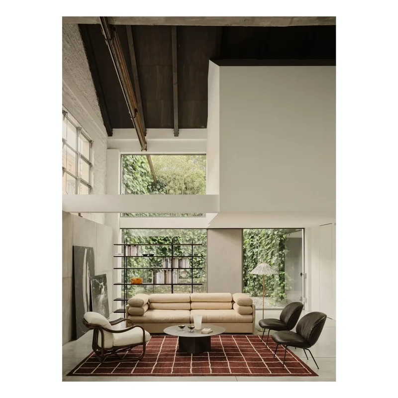Gubi - Beetle Yumuşak deri lounge sandalye, Gamfratesi | Kahve