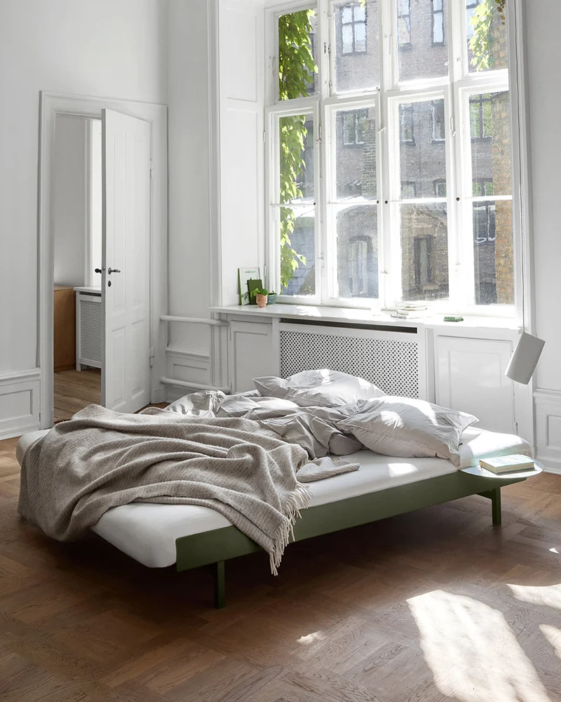 MOEBE - Bettgestell BED - pine green