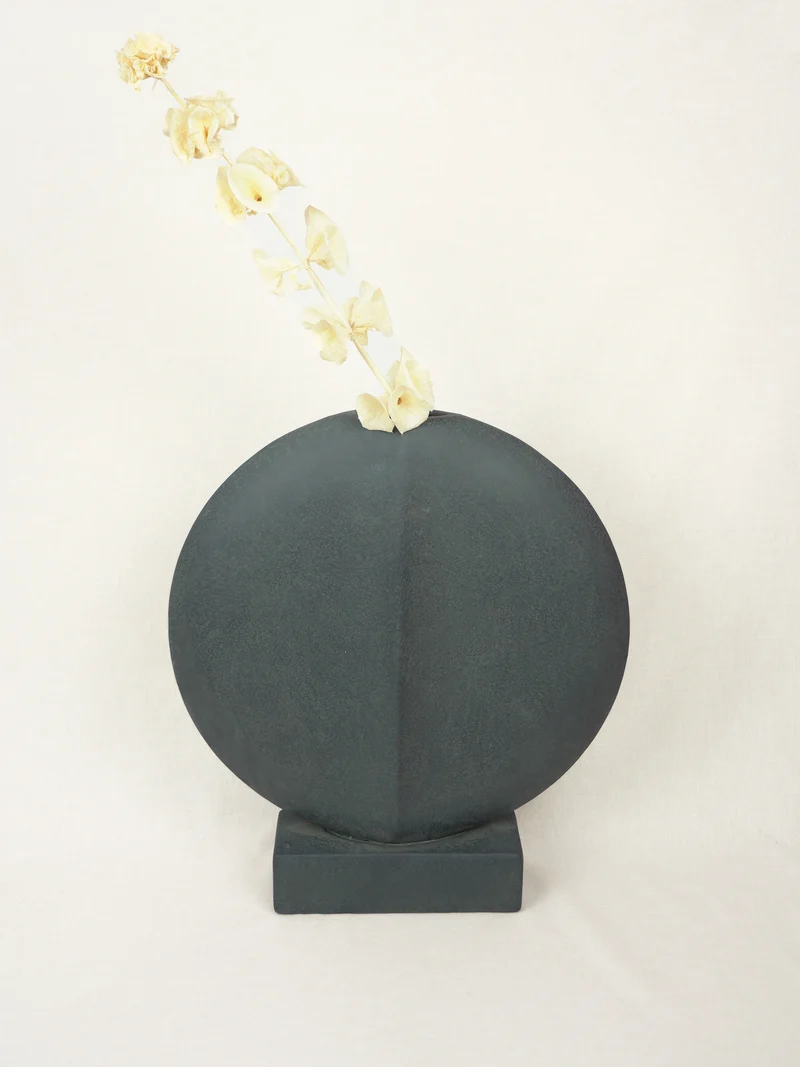 VASE GUGGENHEIM