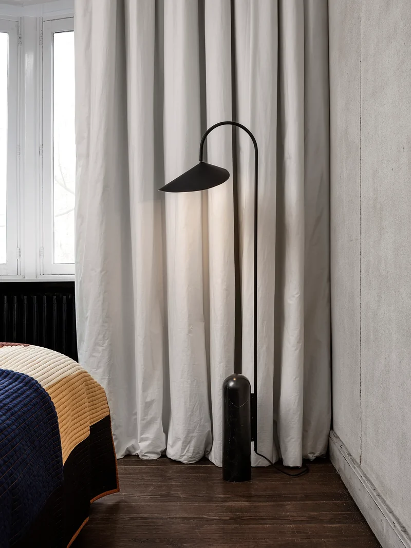 STEHLAMPE ARUM