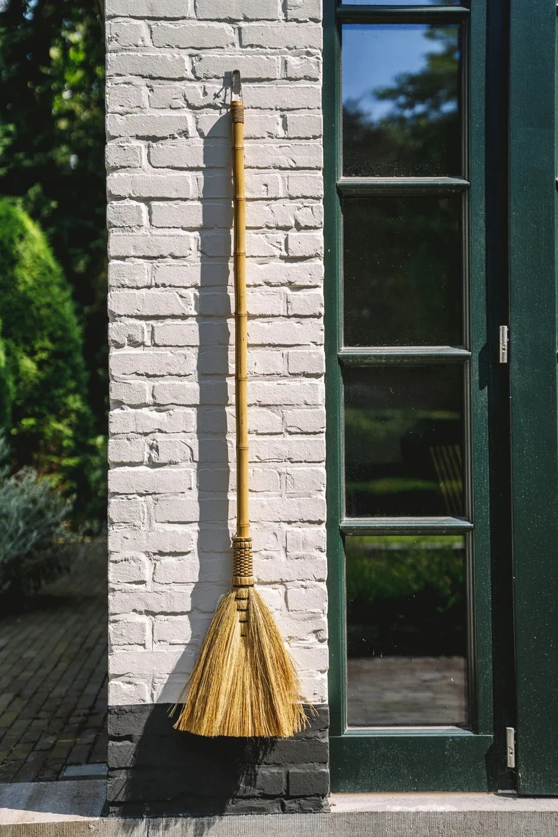Balai en fibre tressée naturelle 130cm Big Broom - Bazar Bizar