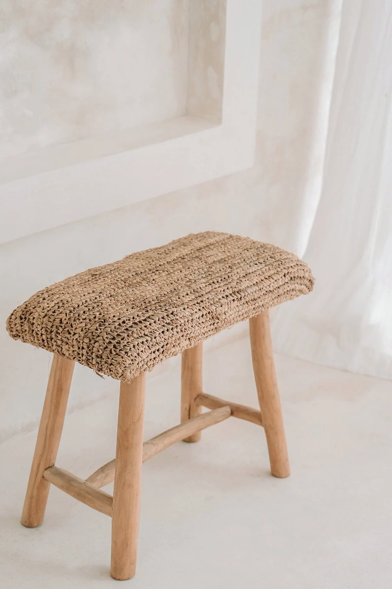 Banc en teck massif et raffia naturel beige 60x28x45cm Raffia - Bazar Bizar