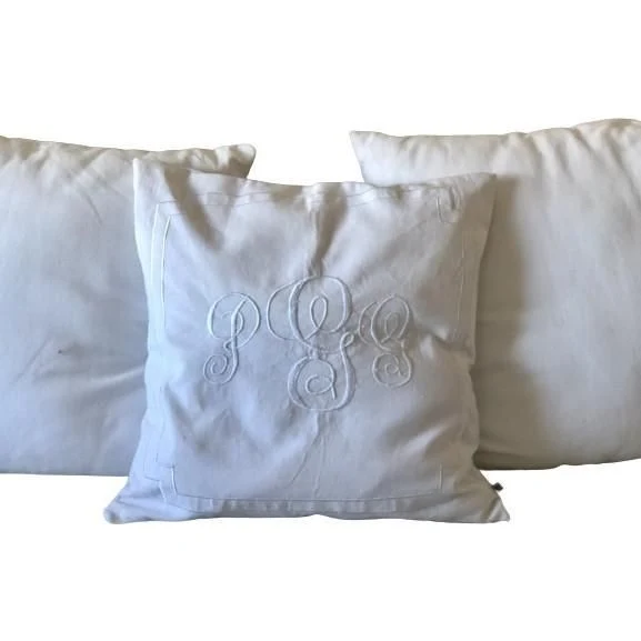 Snazzy Living White Accent Throw Pillows