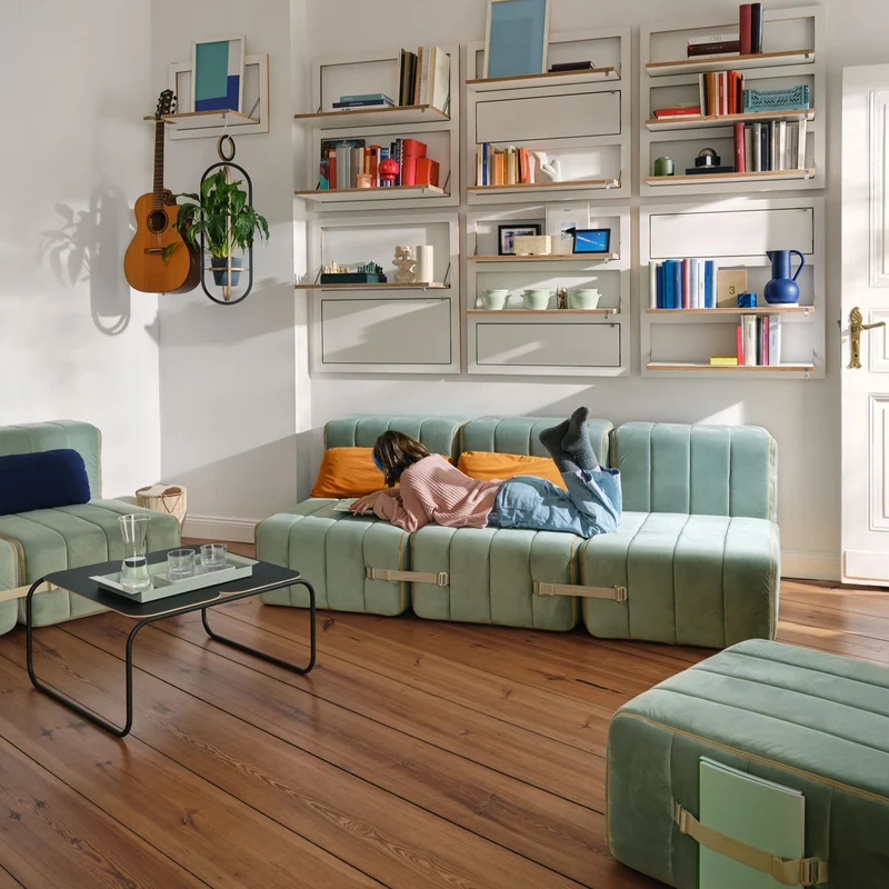 Canapé modulable 2 places en velours Barcelone rouge 136x102x68cm Curt - Ambivalenz
