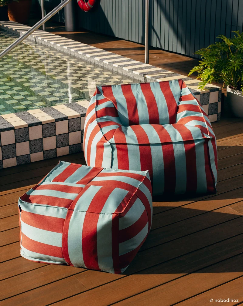 Nobodinoz Outdoor Sitzsack-Sessel Lenny Erwachsenengrösse Toffee Blau gestreift