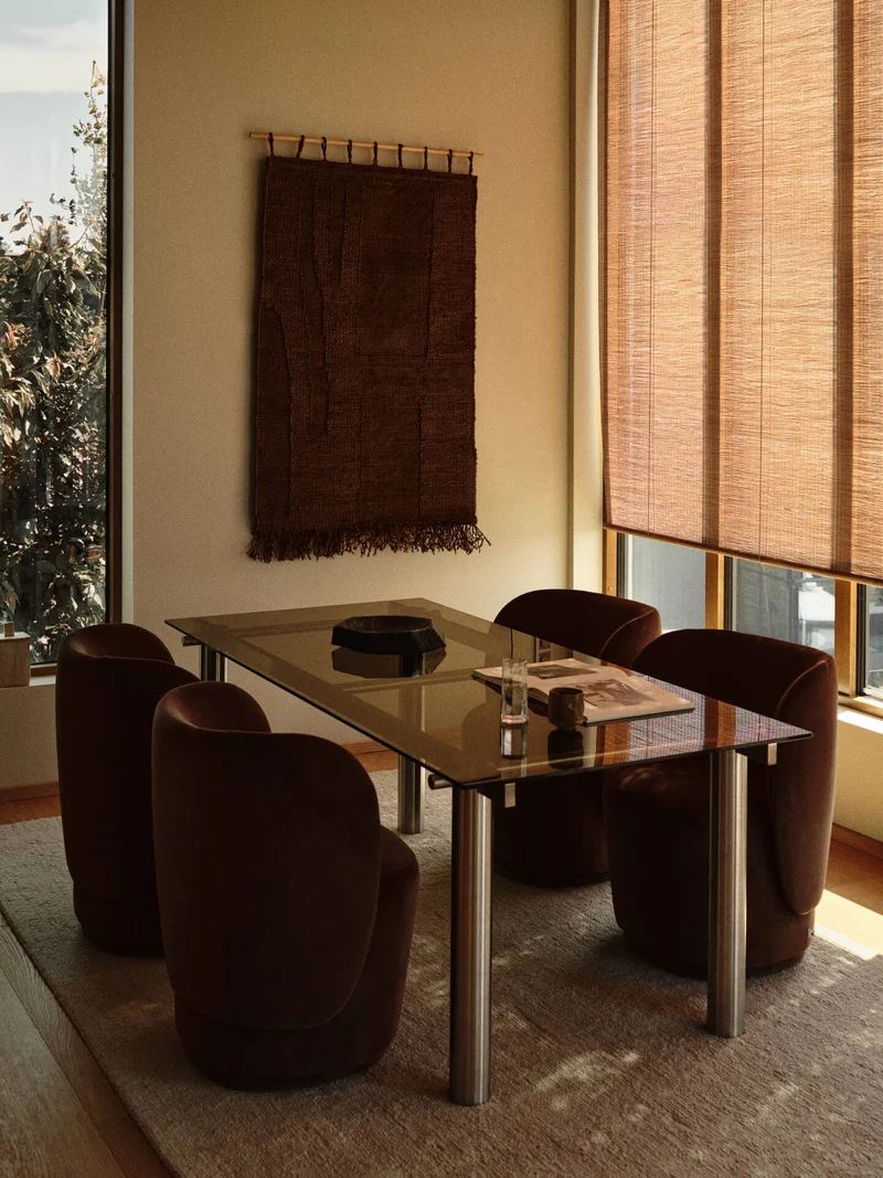 Table à manger rectangulaire en acier beige et verre teinté foncé 200 x 90 cm Atura - Ferm Living