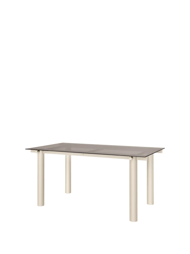 Table à manger rectangulaire en acier beige et verre teinté foncé 160 x 90 cm Atura - Ferm Living