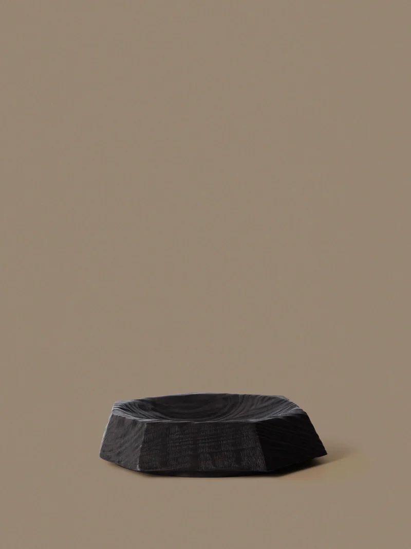 Centre de table en pin brûlé et teinté foncé 35,4 x 4 x 6,5 cm Koh - Ferm Living