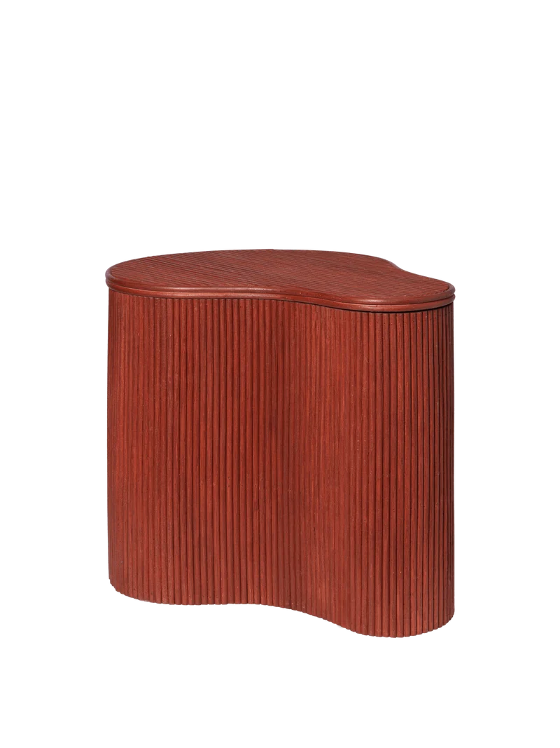Table d'appoint organique avec rangement en rotin et bois rouge oxydé 50 x 35 x 46 cm Isola - Ferm Living