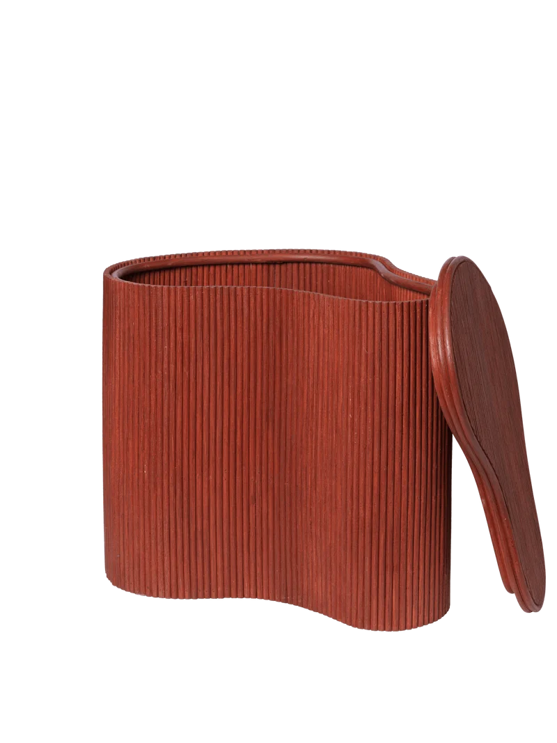 Table d'appoint organique avec rangement en rotin et bois rouge oxydé 50 x 35 x 46 cm Isola - Ferm Living