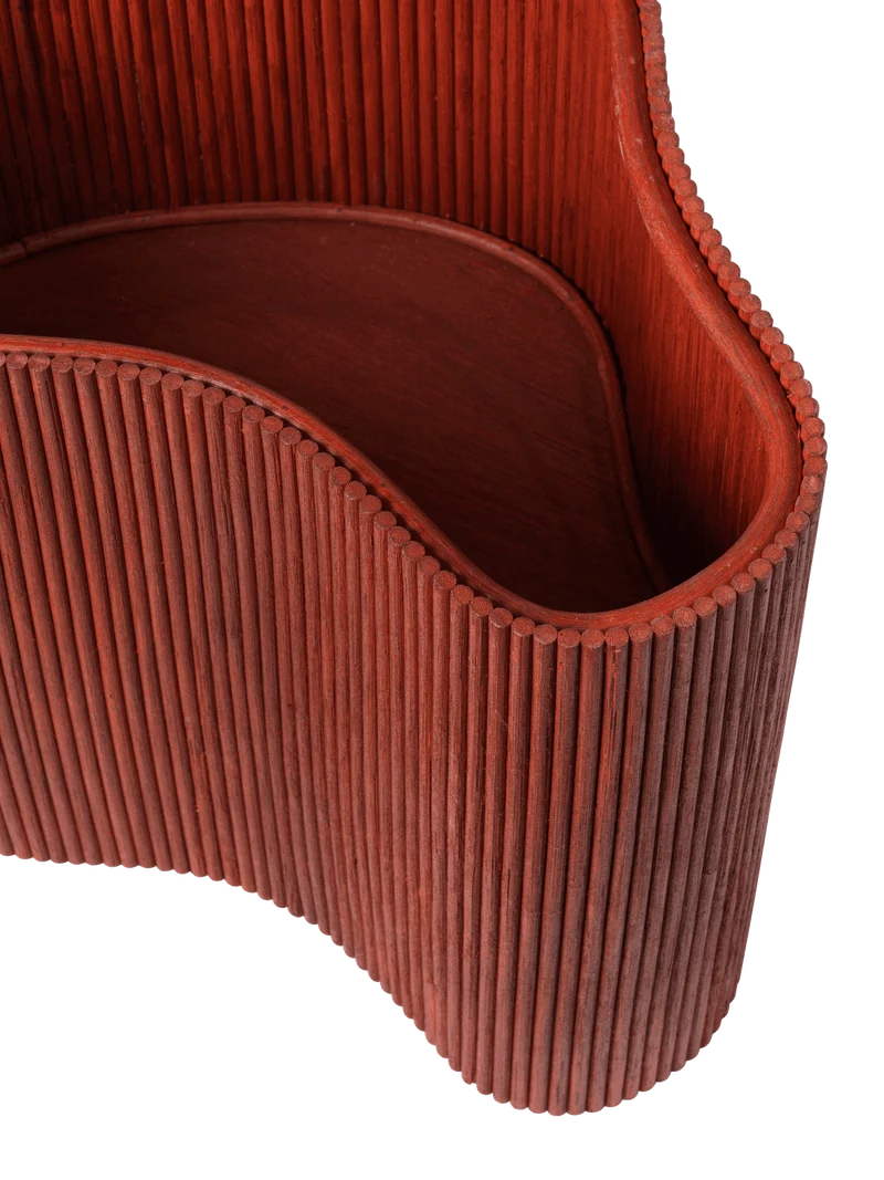 Table d'appoint organique avec rangement en rotin et bois rouge oxydé 50 x 35 x 46 cm Isola - Ferm Living