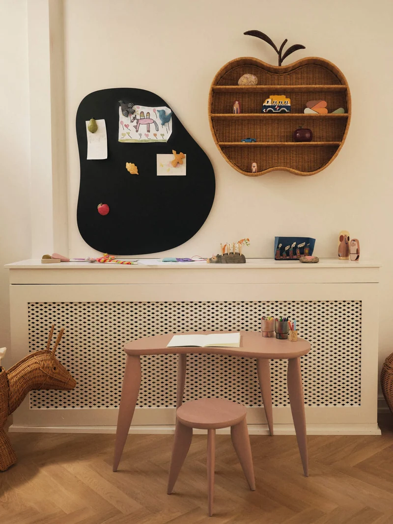 Tabouret rond pour enfant en frêne rose 33 x 30 cm Feve - Ferm Living
