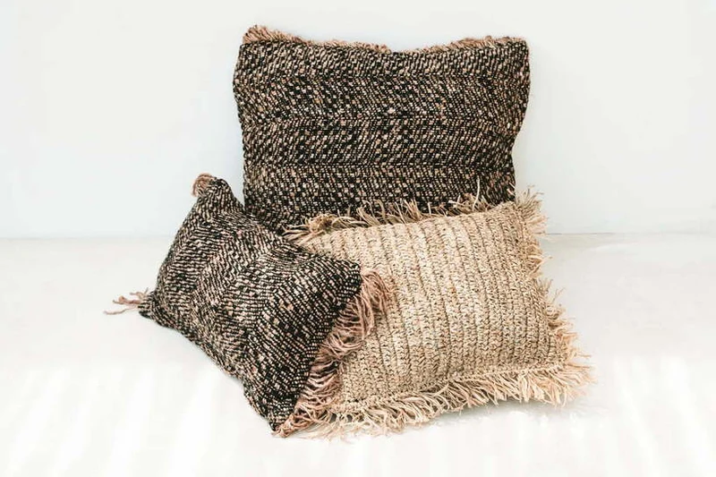 Housse de coussin 60 x 60 cm noir cuivre Oh My Gee - Bazar Bizar