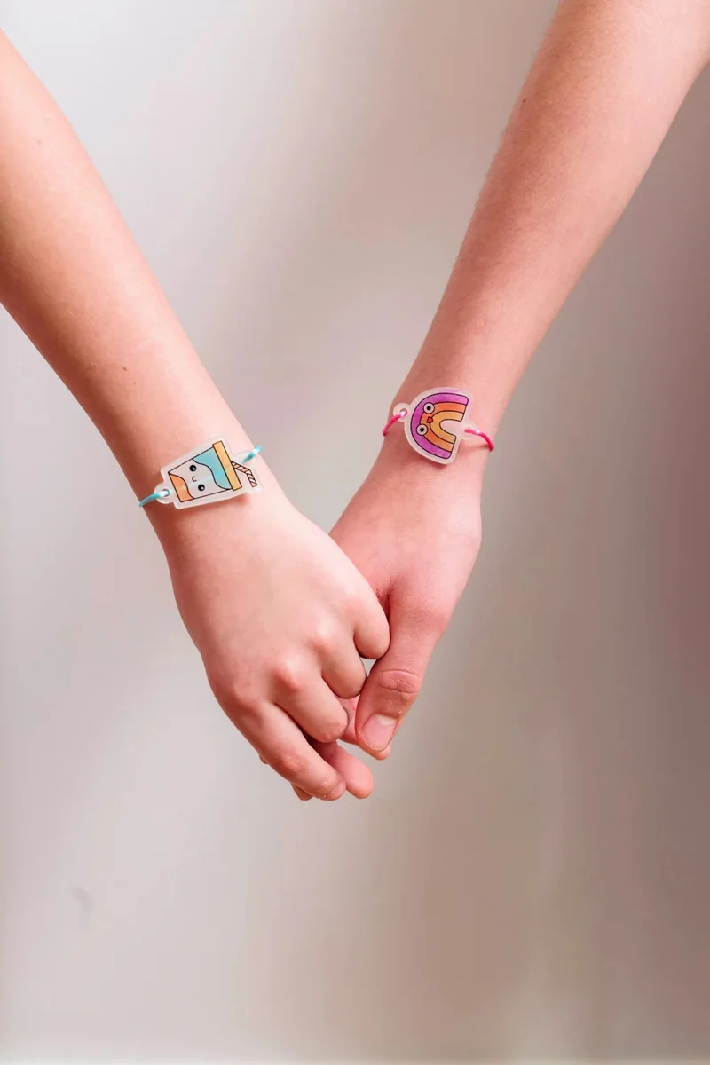 DIY SHRINK IT ART BRACELET KIT - BFF (6 YEARS+)