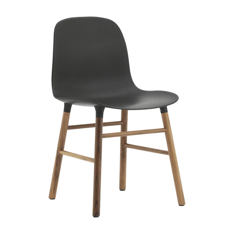 Chaise en noyer naturel et pp noir Form - Normann Copenhagen