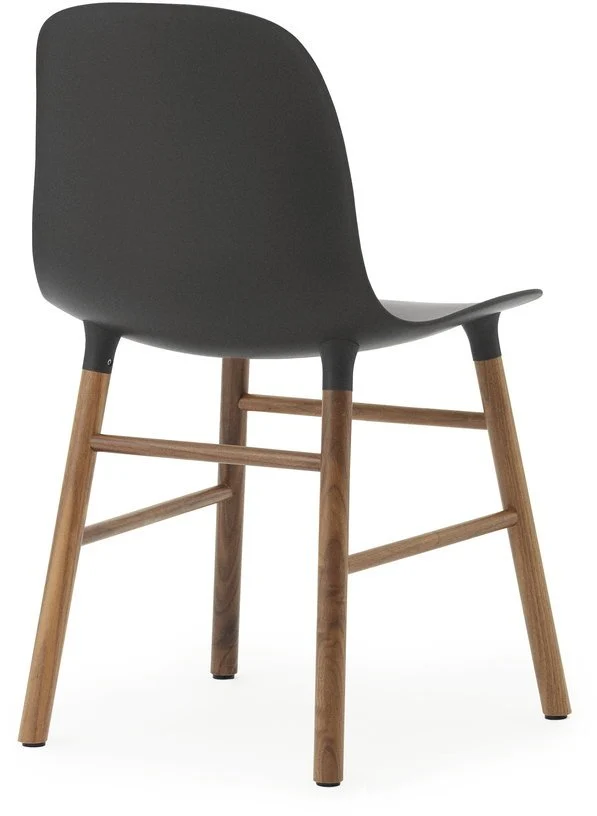 Chaise en noyer naturel et pp noir Form - Normann Copenhagen