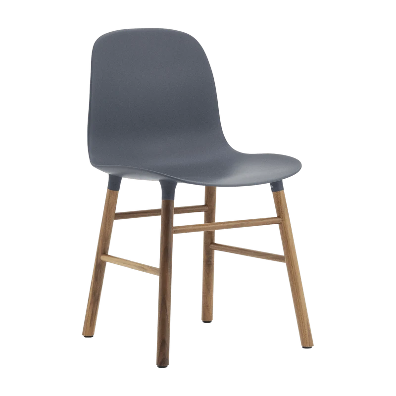 Chaise en noyer naturel et pp bleu Form - Normann Copenhagen