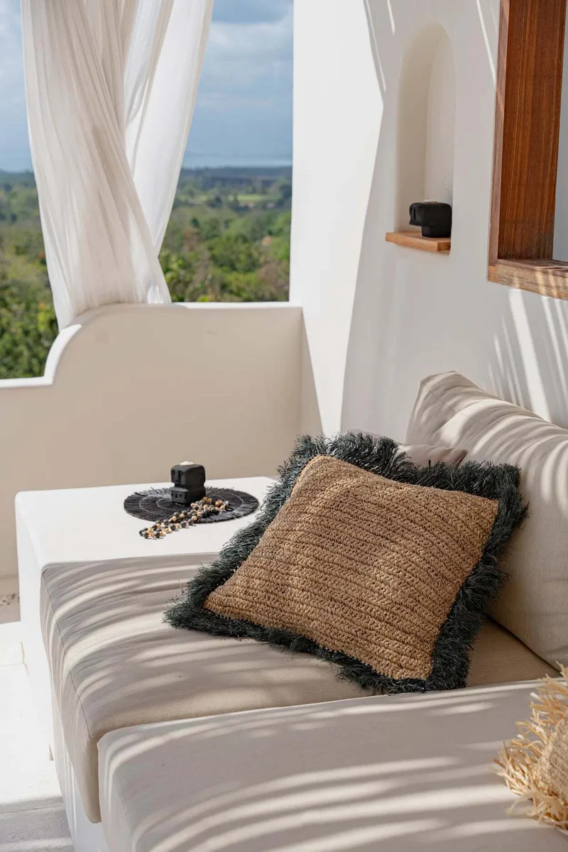 Housse de coussin 60 x 60 cm en Raphia naturel noir - Bazar Bizar