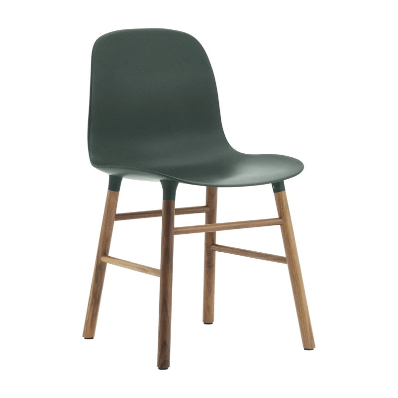 Chaise en noyer naturel et pp vert Form - Normann Copenhagen