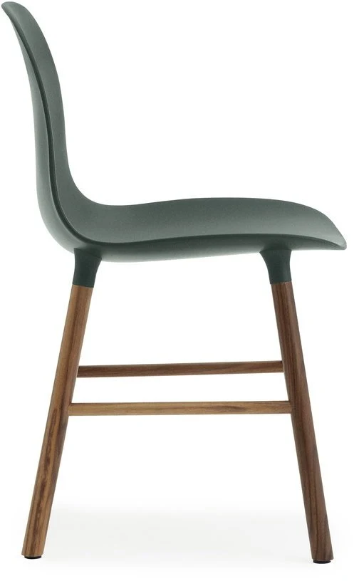 Chaise en noyer naturel et pp vert Form - Normann Copenhagen