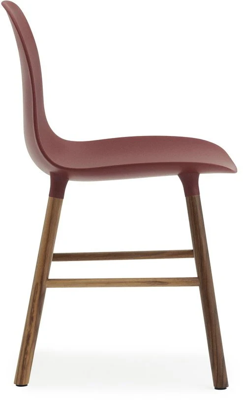 Chaise en noyer naturel et pp rouge Form - Normann Copenhagen
