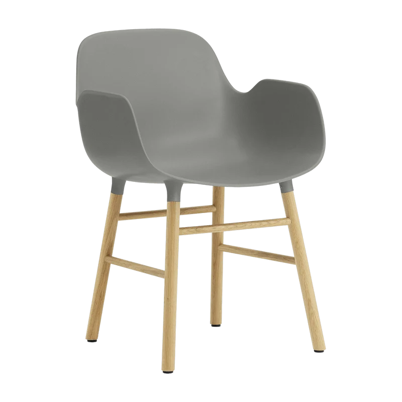 Chaise avec accoudoirs en chêne naturel et pp gris Form - Normann Copenhagen