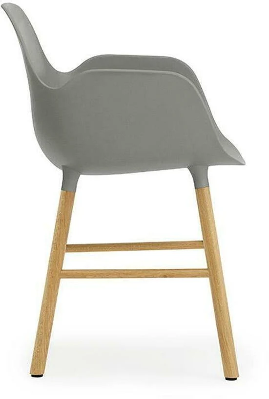 Chaise avec accoudoirs en chêne naturel et pp gris Form - Normann Copenhagen