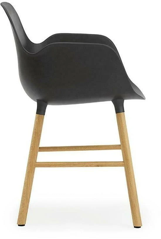 Chaise avec accoudoirs en chêne naturel et pp noir Form - Normann Copenhagen