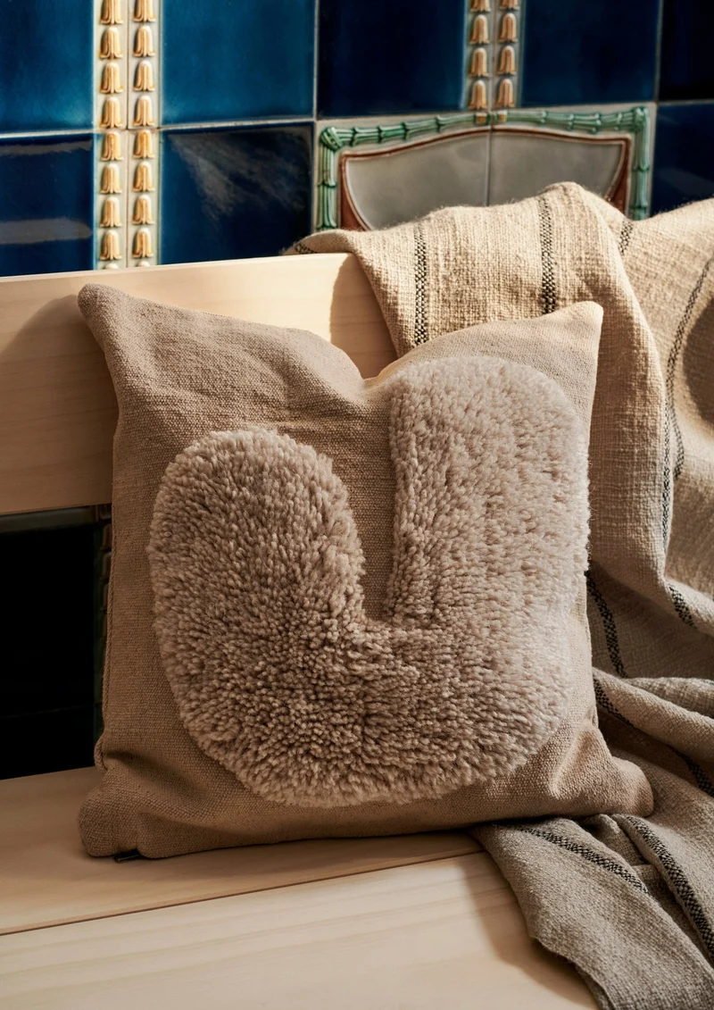 Coussin sable et blanc cassé 50 x 50 cm Lay - Ferm Living