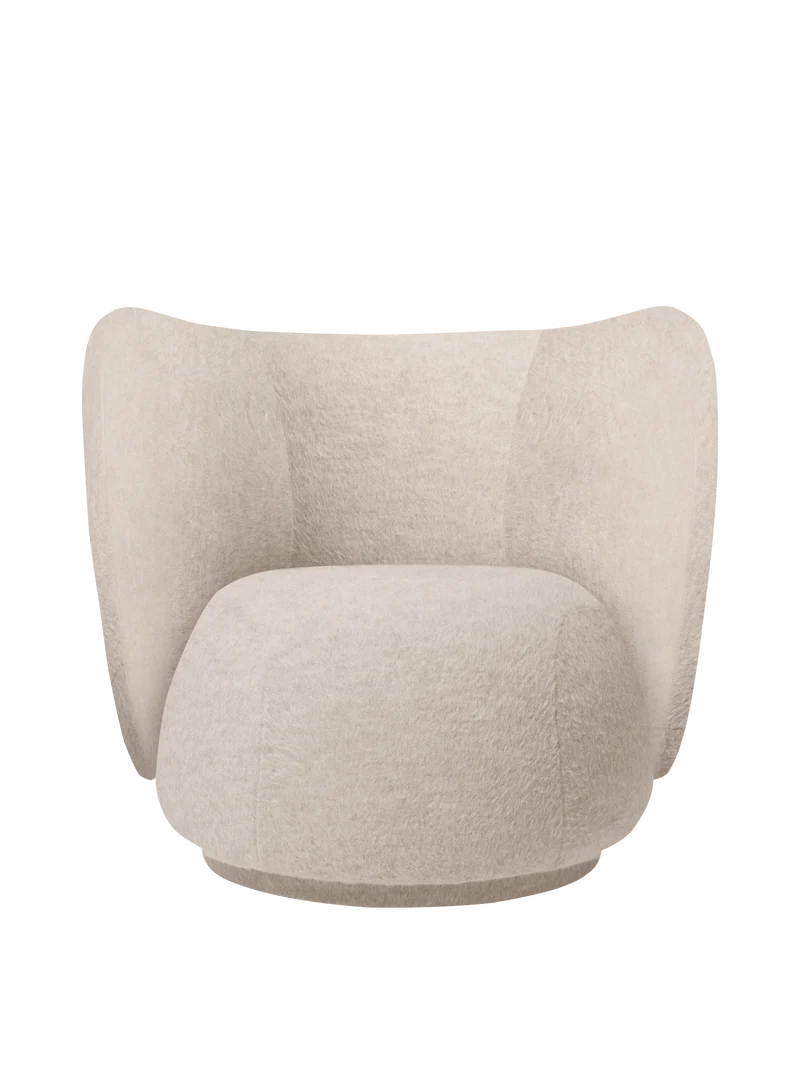 Fauteuil pivotant en alpaga doux beige naturel Rico - Ferm Living