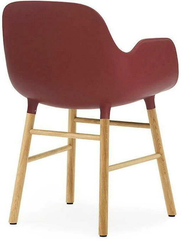 Chaise avec accoudoirs en chêne naturel et pp rouge Form - Normann Copenhagen