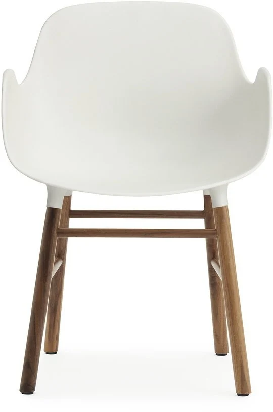 Chaise avec accoudoirs en noyer naturel et pp blanc Form - Normann Copenhagen