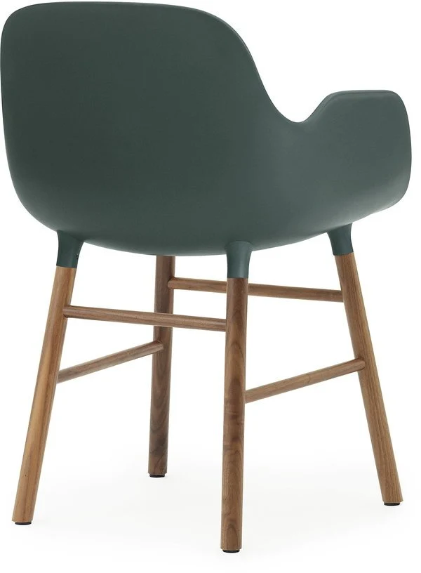Chaise avec accoudoirs en noyer naturel et pp vert Form - Normann Copenhagen