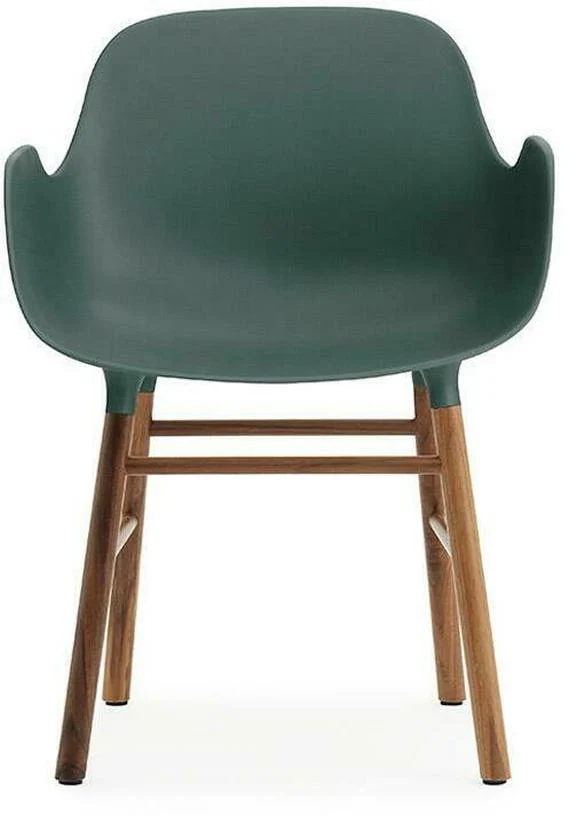 Chaise avec accoudoirs en noyer naturel et pp vert Form - Normann Copenhagen