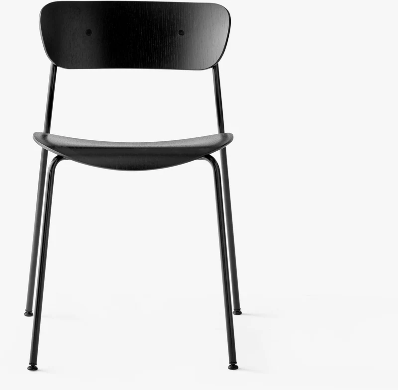 Chaise en chêne laqué noir avec patins en feutre AV1 Pavilion - &Tradition