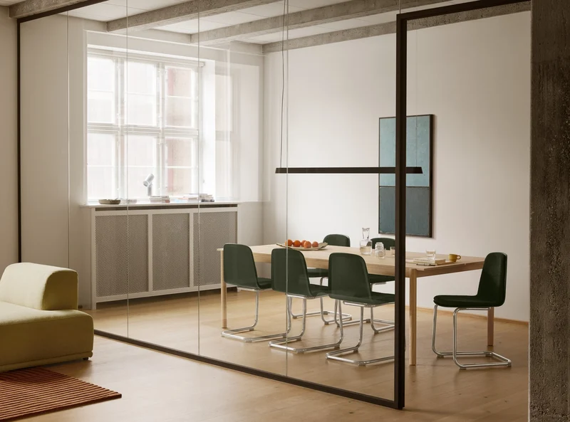 Chaise en hêtre noir et acier noir Brink - Muuto