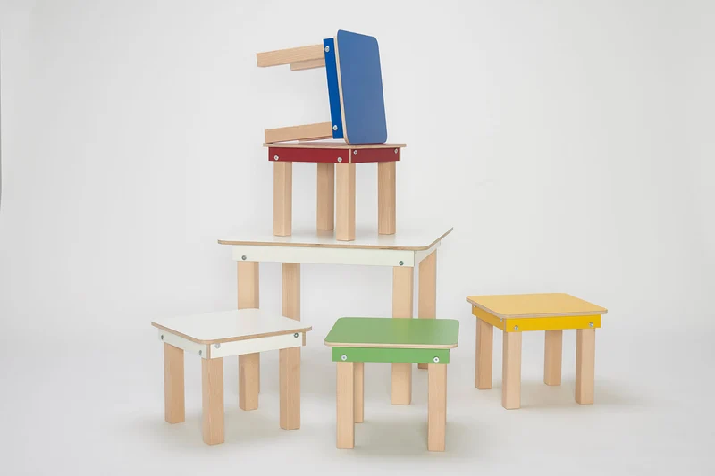 Pure Position start up Kinderhocker Rubinrot