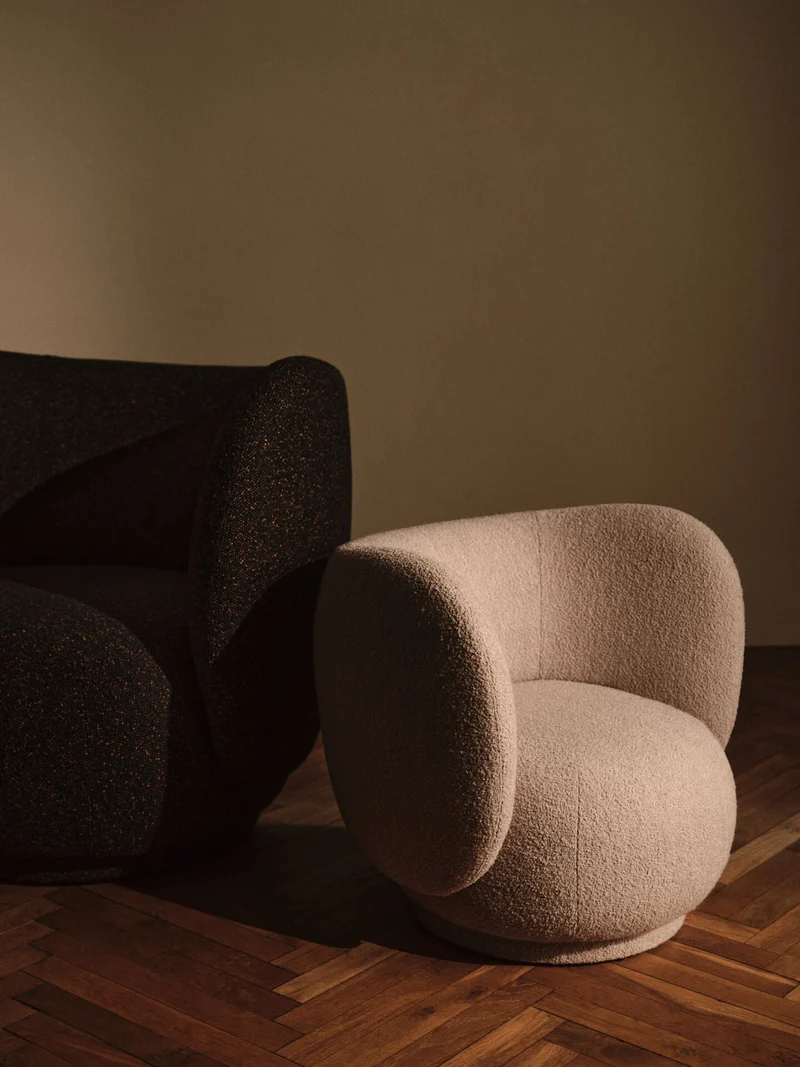Fauteuil pour enfant en tissu bouclé beige Rico - Ferm Living